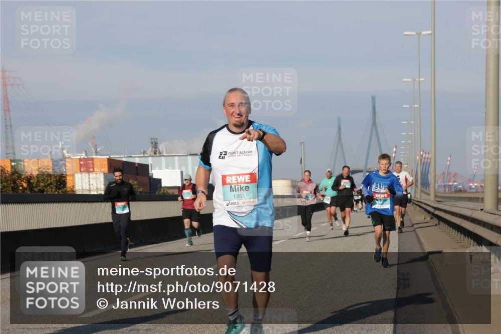 03.10.2025 - Köhlbrandbrückenlauf Jannik Wohlers http://msf.ph/oto/9071428 03.10.2025 09:49:42 Position 3 1351 meine-sportfotos.de