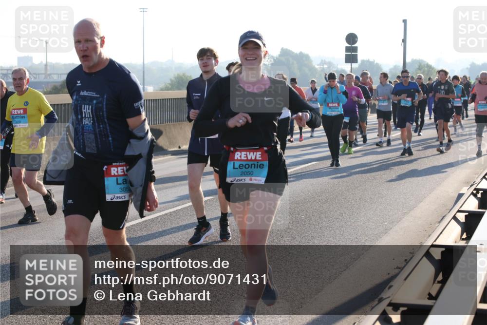 03.10.2025 - Köhlbrandbrückenlauf Lena Gebhardt http://msf.ph/oto/9071431 03.10.2025 09:24:37 Position 1 1619, 305, 2050 meine-sportfotos.de