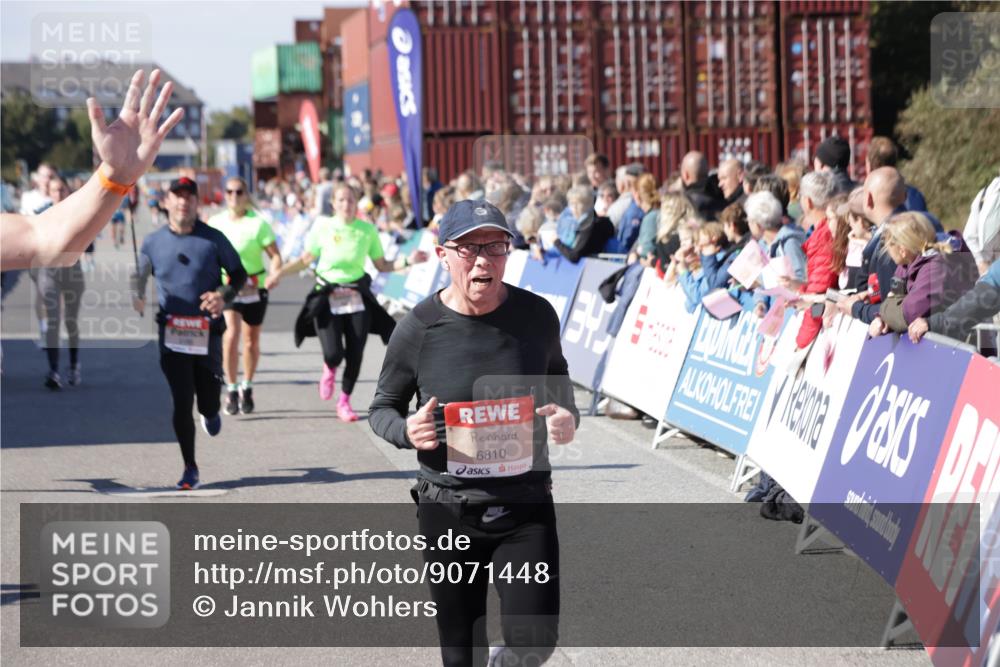 03.10.2025 - Köhlbrandbrückenlauf Jannik Wohlers http://msf.ph/oto/9071448 03.10.2025 13:15:06 Ziel 4090, 4232, 4244, 4282, 4784, 5173, 5186, 5737, 6017, 6128, 6129, 6189, 6249, 6252, 6370, 6454, 6591, 6810, 6815 meine-sportfotos.de