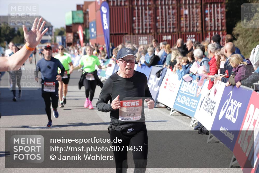 03.10.2025 - Köhlbrandbrückenlauf Jannik Wohlers http://msf.ph/oto/9071453 03.10.2025 13:15:06 Ziel 4090, 4232, 4244, 4282, 4784, 5173, 5186, 5737, 6017, 6128, 6129, 6189, 6249, 6252, 6370, 6454, 6591, 6810, 6815 meine-sportfotos.de