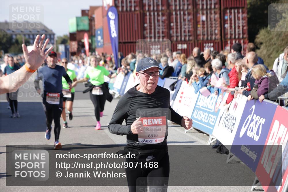 03.10.2025 - Köhlbrandbrückenlauf Jannik Wohlers http://msf.ph/oto/9071468 03.10.2025 13:15:06 Ziel 4090, 4232, 4244, 4282, 4784, 5173, 5186, 5737, 6017, 6128, 6129, 6189, 6249, 6252, 6370, 6454, 6591, 6810, 6815 meine-sportfotos.de