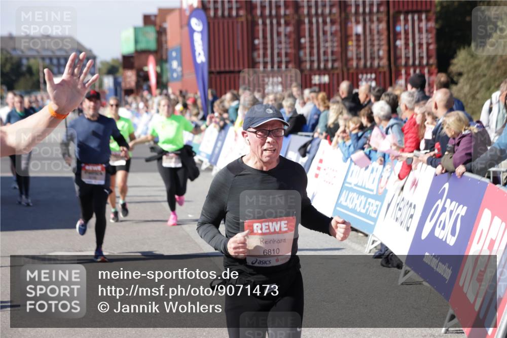 03.10.2025 - Köhlbrandbrückenlauf Jannik Wohlers http://msf.ph/oto/9071473 03.10.2025 13:15:07 Ziel 4090, 4232, 4244, 4282, 4784, 5173, 5186, 5737, 6017, 6128, 6129, 6189, 6249, 6252, 6370, 6454, 6591, 6810 meine-sportfotos.de