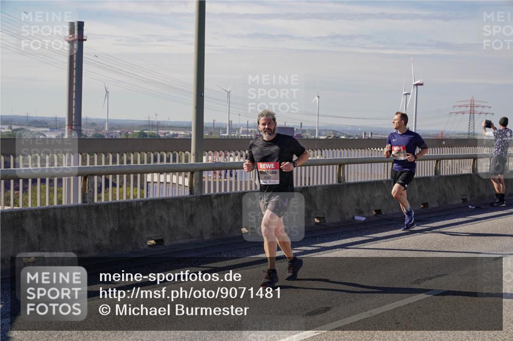 03.10.2025 - Köhlbrandbrückenlauf Michael Burmester http://msf.ph/oto/9071481 03.10.2025 12:36:31 Position 2 4042 meine-sportfotos.de