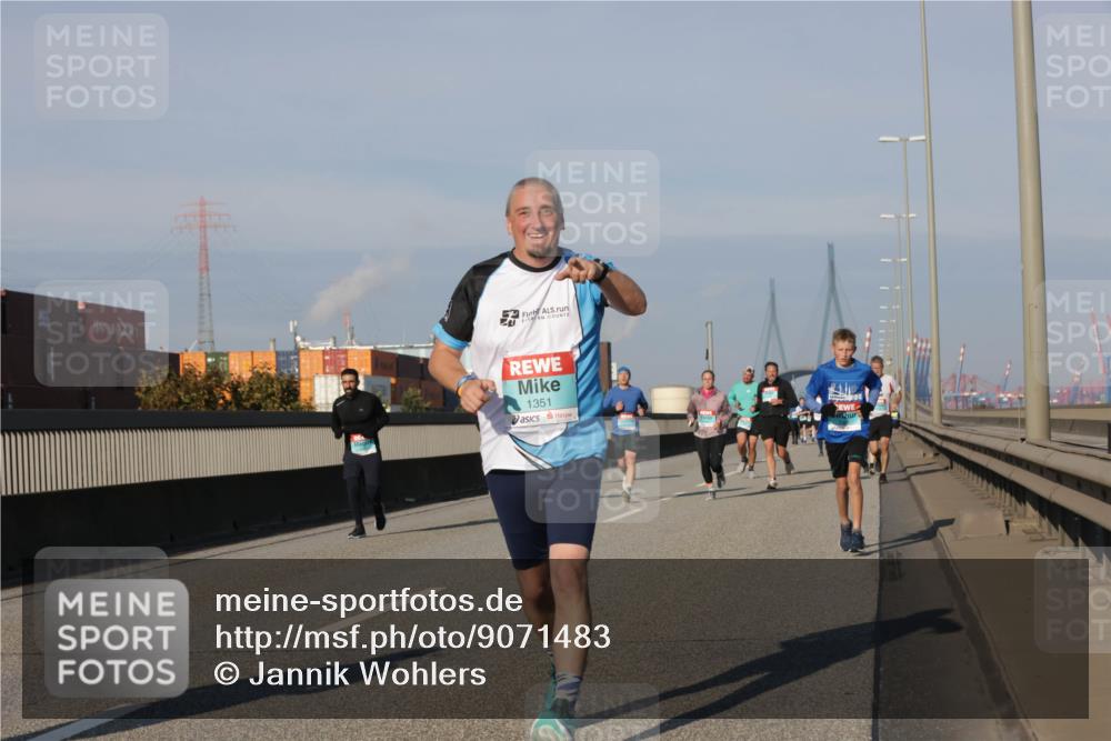 03.10.2025 - Köhlbrandbrückenlauf Jannik Wohlers http://msf.ph/oto/9071483 03.10.2025 09:49:43 Position 3 1351 meine-sportfotos.de
