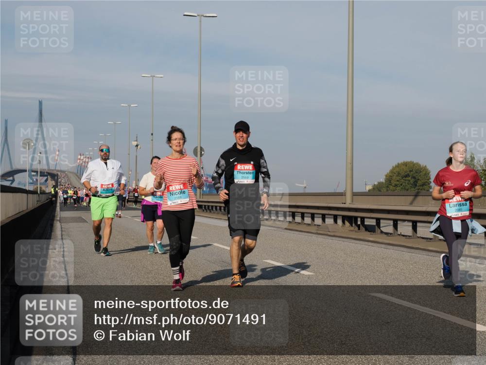 03.10.2025 - Köhlbrandbrückenlauf Fabian Wolf http://msf.ph/oto/9071491 03.10.2025 10:13:06 Position 3 2568, 2569, 2085 meine-sportfotos.de