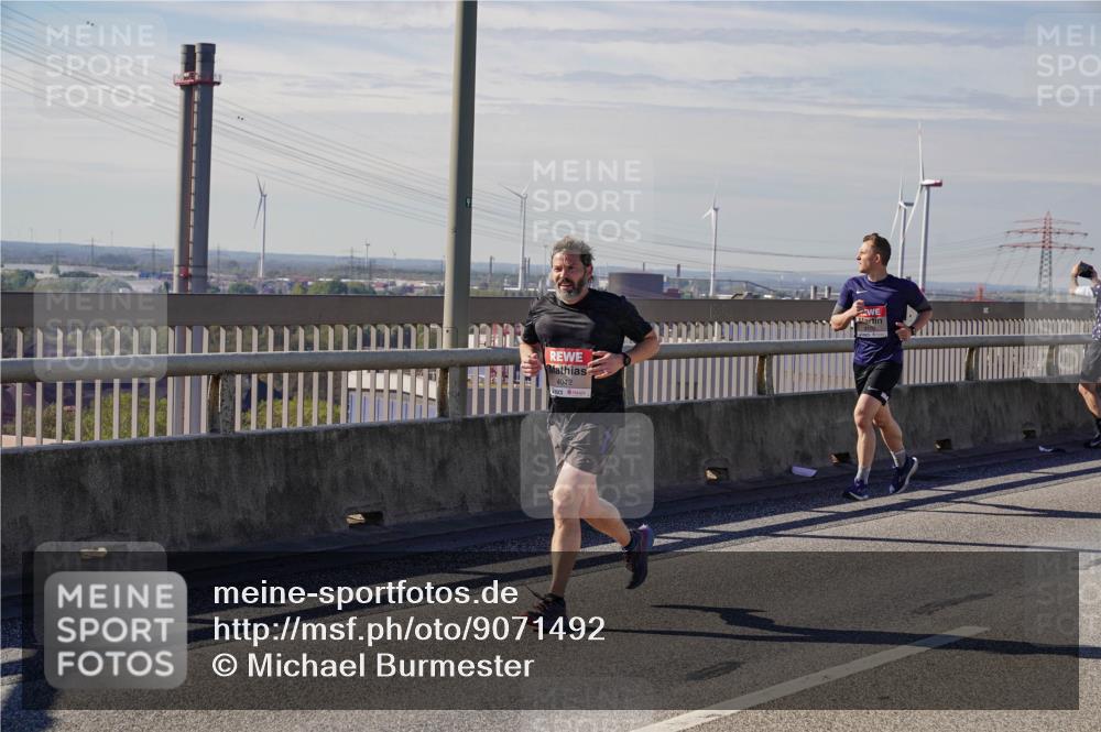 03.10.2025 - Köhlbrandbrückenlauf Michael Burmester http://msf.ph/oto/9071492 03.10.2025 12:36:32 Position 2 4042 meine-sportfotos.de
