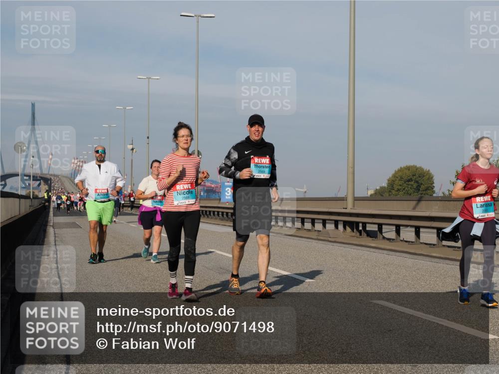 03.10.2025 - Köhlbrandbrückenlauf Fabian Wolf http://msf.ph/oto/9071498 03.10.2025 10:13:06 Position 3 2568, 2569 meine-sportfotos.de