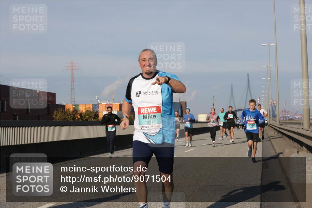 03.10.2025 - Köhlbrandbrückenlauf Jannik Wohlers http://msf.ph/oto/9071504 03.10.2025 09:49:43 Position 3 1351 meine-sportfotos.de