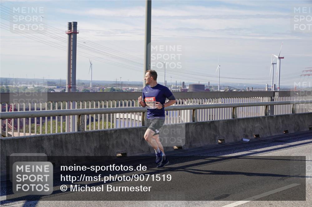03.10.2025 - Köhlbrandbrückenlauf Michael Burmester http://msf.ph/oto/9071519 03.10.2025 12:36:33 Position 2 4170 meine-sportfotos.de
