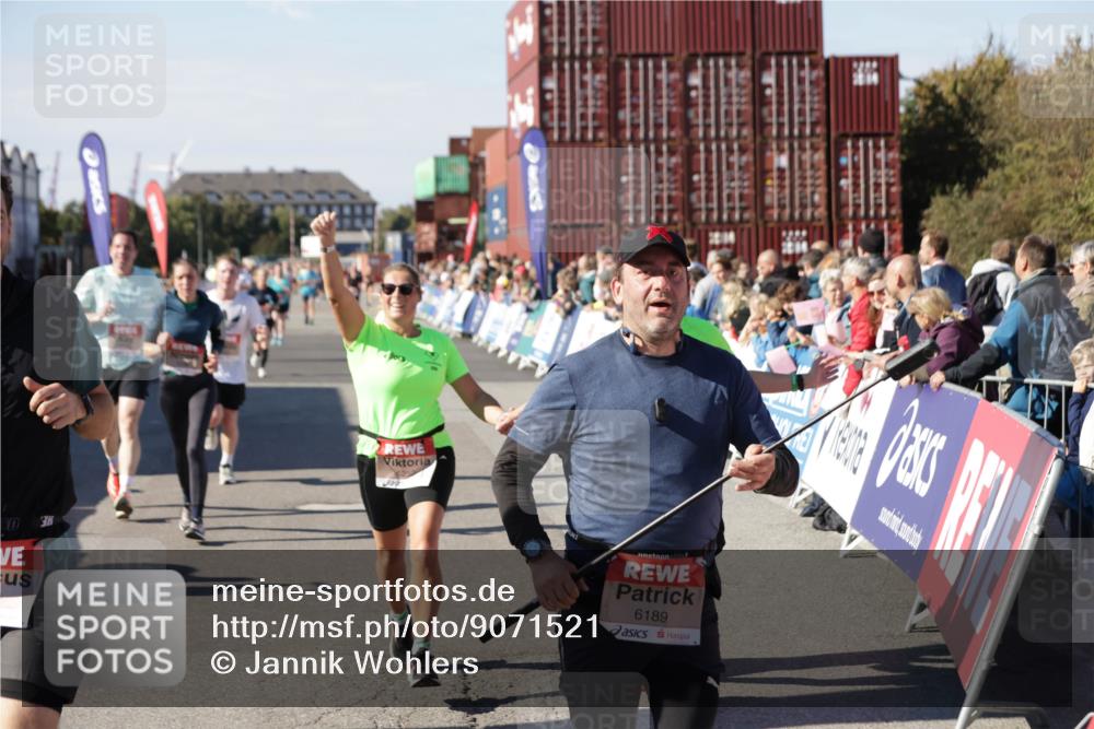 03.10.2025 - Köhlbrandbrückenlauf Jannik Wohlers http://msf.ph/oto/9071521 03.10.2025 13:15:09 Ziel 4090, 4244, 4282, 4784, 5173, 5186, 5737, 6128, 6189, 6249, 6252, 6370, 6454, 6591, 6810 meine-sportfotos.de