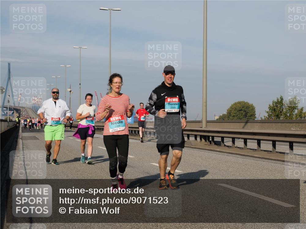 03.10.2025 - Köhlbrandbrückenlauf Fabian Wolf http://msf.ph/oto/9071523 03.10.2025 10:13:07 Position 3 2568, 2569 meine-sportfotos.de
