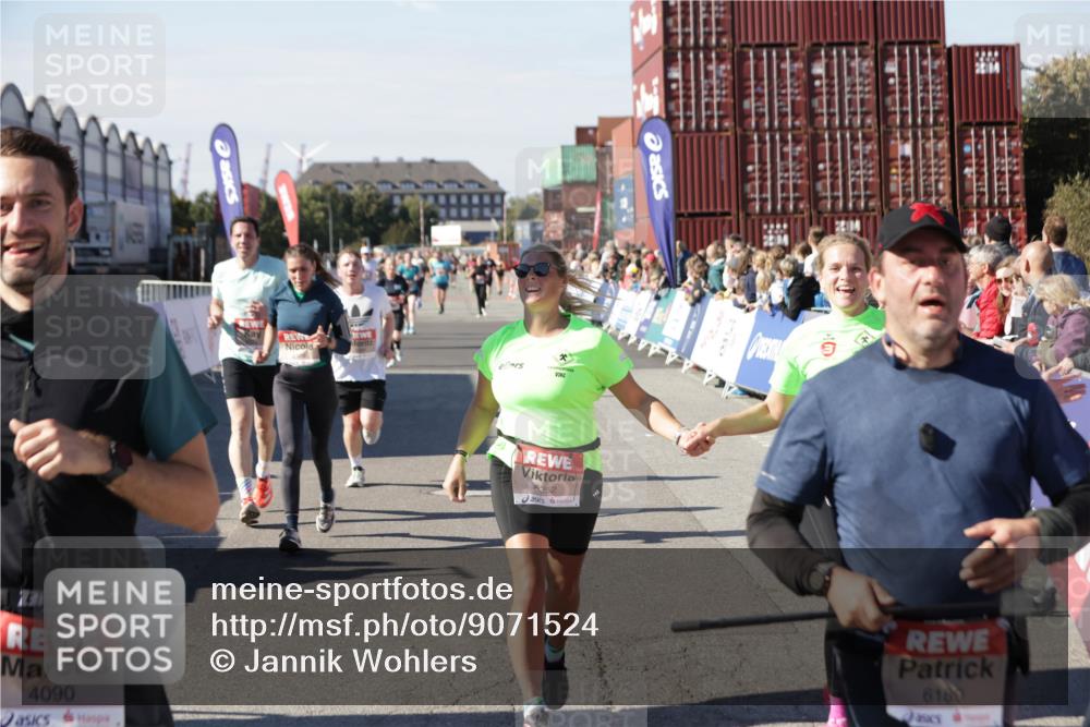 03.10.2025 - Köhlbrandbrückenlauf Jannik Wohlers http://msf.ph/oto/9071524 03.10.2025 13:15:10 Ziel 4090, 4244, 4282, 5173, 5186, 5737, 6189, 6249, 6252, 6370, 6454, 6591, 6810 meine-sportfotos.de