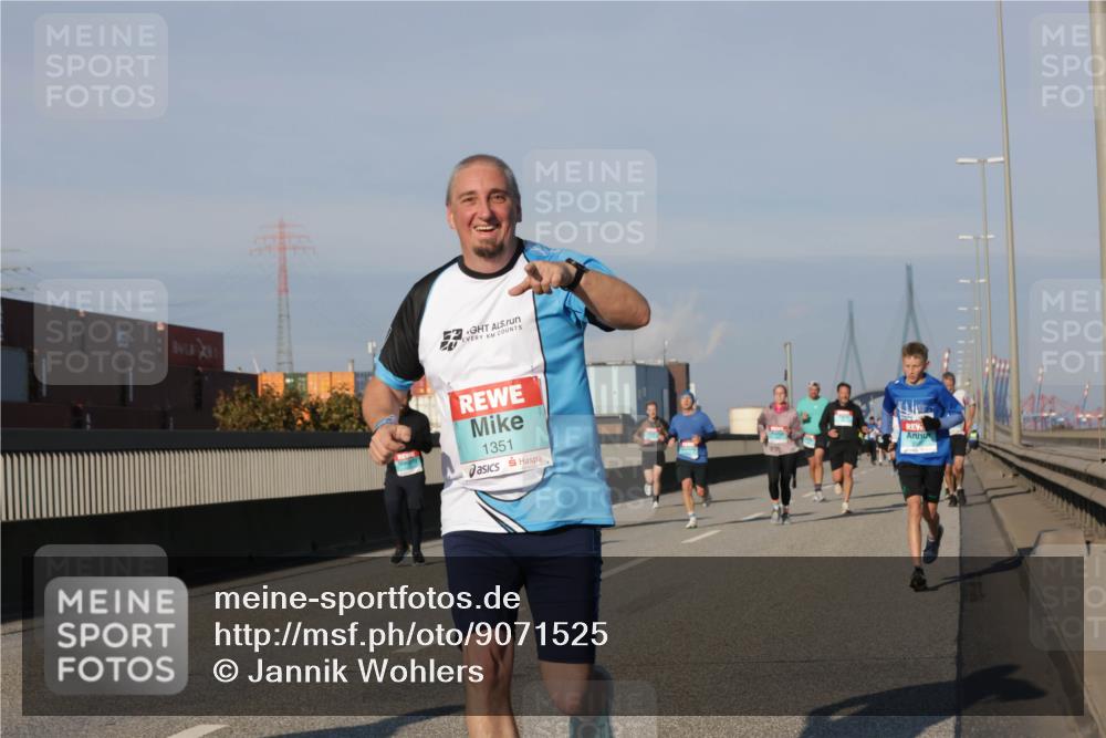 03.10.2025 - Köhlbrandbrückenlauf Jannik Wohlers http://msf.ph/oto/9071525 03.10.2025 09:49:43 Position 3 1351 meine-sportfotos.de