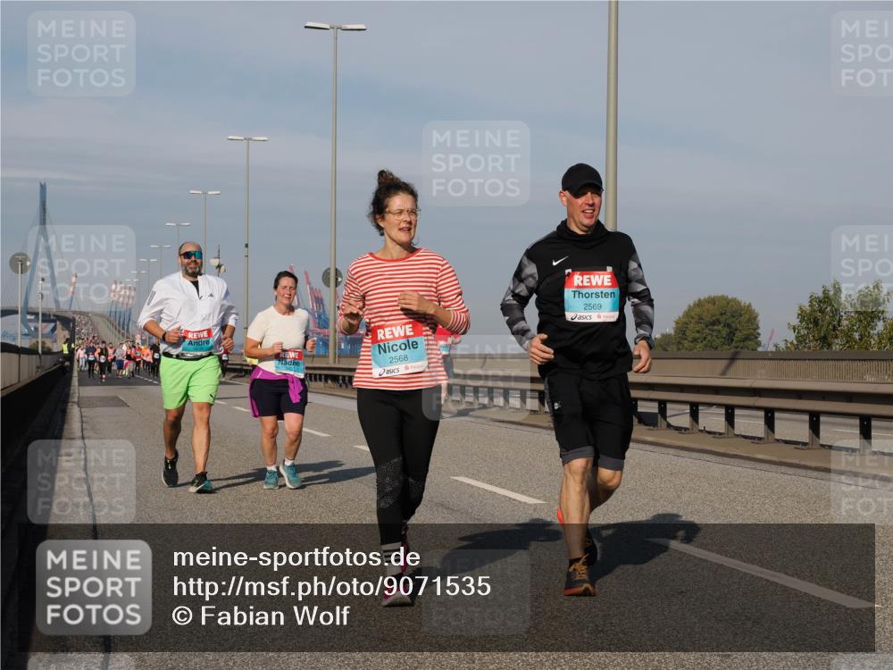 03.10.2025 - Köhlbrandbrückenlauf Fabian Wolf http://msf.ph/oto/9071535 03.10.2025 10:13:07 Position 3 2568, 2569 meine-sportfotos.de