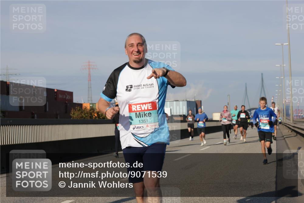 03.10.2025 - Köhlbrandbrückenlauf Jannik Wohlers http://msf.ph/oto/9071539 03.10.2025 09:49:43 Position 3 1351 meine-sportfotos.de