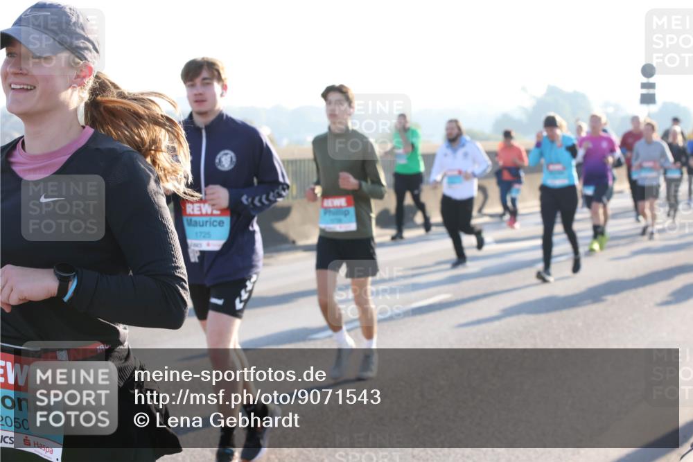 03.10.2025 - Köhlbrandbrückenlauf Lena Gebhardt http://msf.ph/oto/9071543 03.10.2025 09:24:39 Position 1 2050, 1725 meine-sportfotos.de