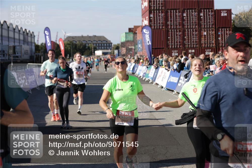 03.10.2025 - Köhlbrandbrückenlauf Jannik Wohlers http://msf.ph/oto/9071545 03.10.2025 13:15:10 Ziel 4090, 4244, 4282, 5173, 5186, 5737, 6189, 6249, 6252, 6370, 6454, 6591, 6810 meine-sportfotos.de