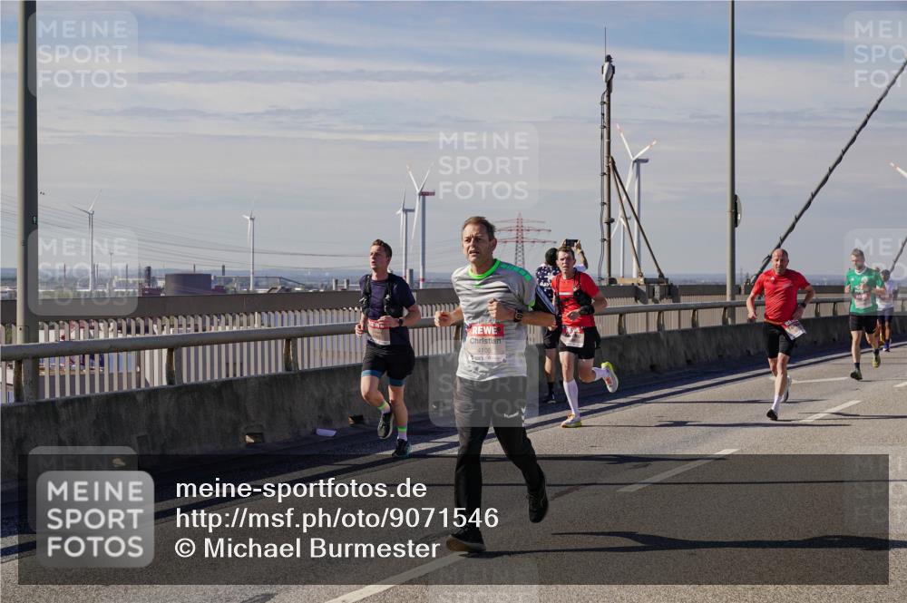 03.10.2025 - Köhlbrandbrückenlauf Michael Burmester http://msf.ph/oto/9071546 03.10.2025 12:36:36 Position 2 4105 meine-sportfotos.de