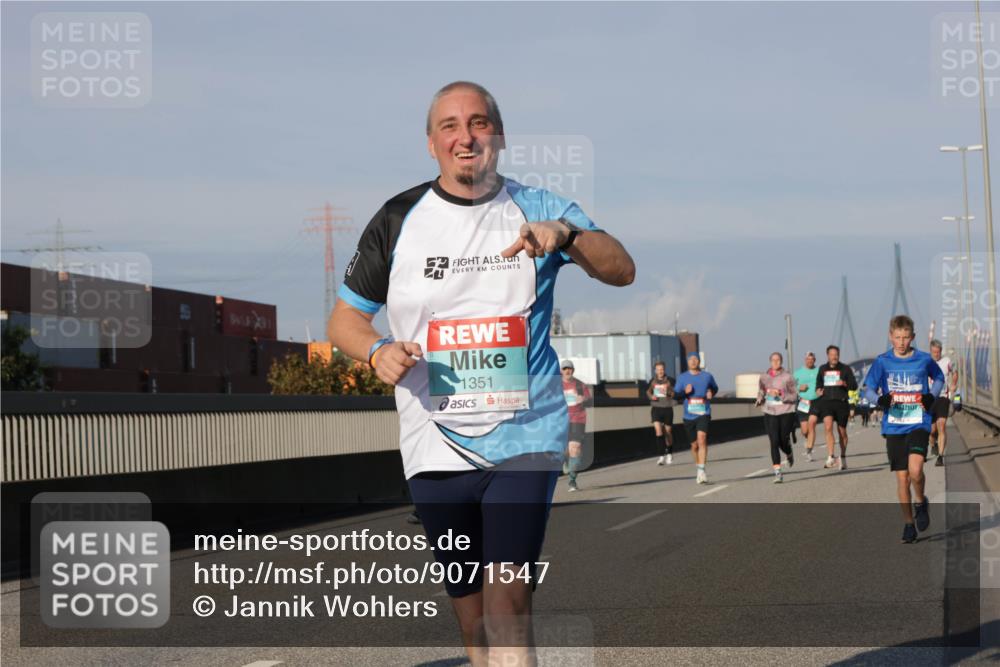 03.10.2025 - Köhlbrandbrückenlauf Jannik Wohlers http://msf.ph/oto/9071547 03.10.2025 09:49:43 Position 3 1351 meine-sportfotos.de