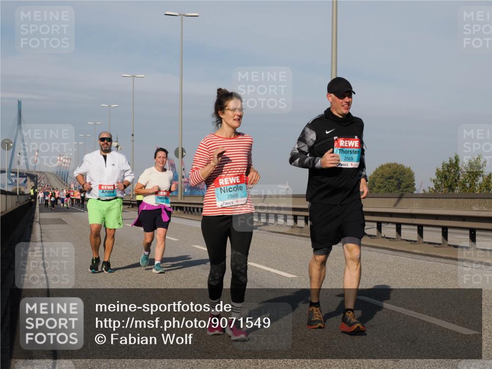 03.10.2025 - Köhlbrandbrückenlauf Fabian Wolf http://msf.ph/oto/9071549 03.10.2025 10:13:07 Position 3 2568, 2569 meine-sportfotos.de