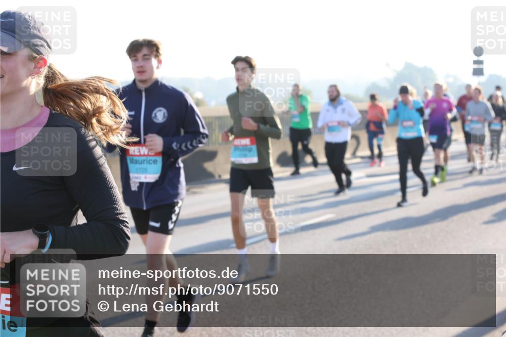 03.10.2025 - Köhlbrandbrückenlauf Lena Gebhardt http://msf.ph/oto/9071550 03.10.2025 09:24:39 Position 1 1725 meine-sportfotos.de