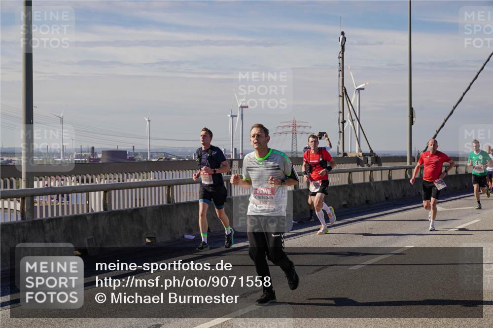 03.10.2025 - Köhlbrandbrückenlauf Michael Burmester http://msf.ph/oto/9071558 03.10.2025 12:36:36 Position 2 4105 meine-sportfotos.de