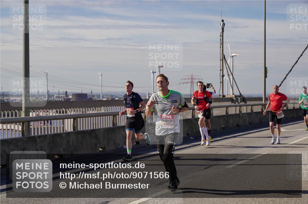 03.10.2025 - Köhlbrandbrückenlauf Michael Burmester http://msf.ph/oto/9071566 03.10.2025 12:36:36 Position 2 4105 meine-sportfotos.de