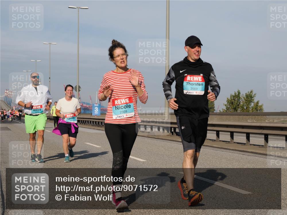 03.10.2025 - Köhlbrandbrückenlauf Fabian Wolf http://msf.ph/oto/9071572 03.10.2025 10:13:08 Position 3 3439, 2568, 2569 meine-sportfotos.de