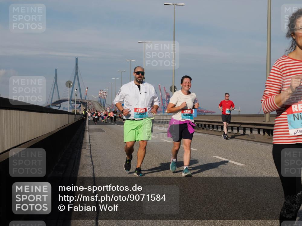 03.10.2025 - Köhlbrandbrückenlauf Fabian Wolf http://msf.ph/oto/9071584 03.10.2025 10:13:09 Position 3 3439, 3453 meine-sportfotos.de