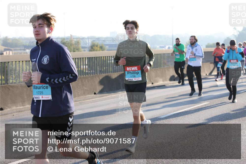 03.10.2025 - Köhlbrandbrückenlauf Lena Gebhardt http://msf.ph/oto/9071587 03.10.2025 09:24:39 Position 1 1725, 1738 meine-sportfotos.de