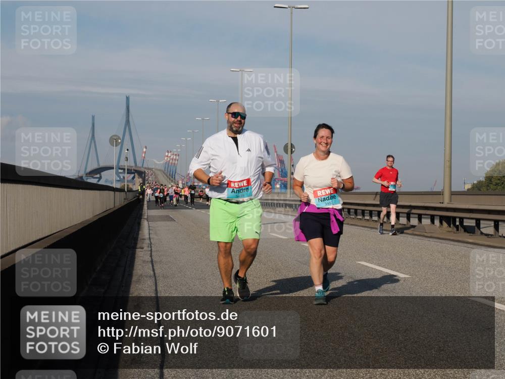 03.10.2025 - Köhlbrandbrückenlauf Fabian Wolf http://msf.ph/oto/9071601 03.10.2025 10:13:09 Position 3 3439, 3453 meine-sportfotos.de