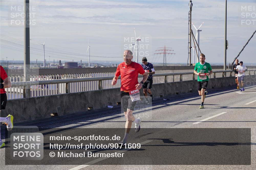 03.10.2025 - Köhlbrandbrückenlauf Michael Burmester http://msf.ph/oto/9071609 03.10.2025 12:36:38 Position 2 4115 meine-sportfotos.de