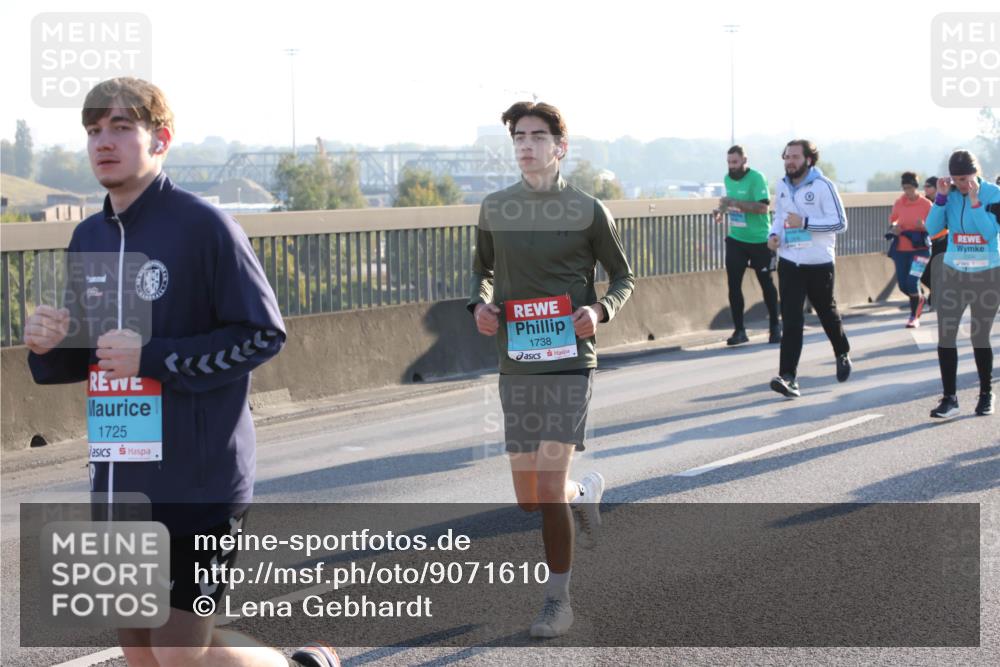 03.10.2025 - Köhlbrandbrückenlauf Lena Gebhardt http://msf.ph/oto/9071610 03.10.2025 09:24:39 Position 1 1725, 1738 meine-sportfotos.de