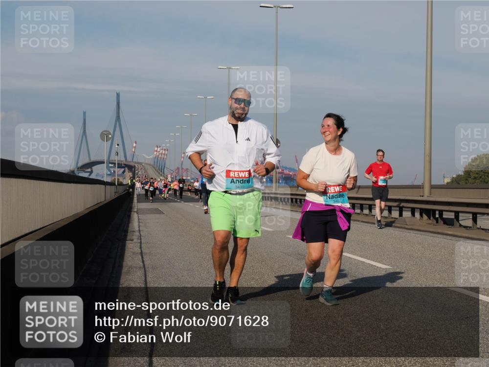 03.10.2025 - Köhlbrandbrückenlauf Fabian Wolf http://msf.ph/oto/9071628 03.10.2025 10:13:10 Position 3 3439, 3453 meine-sportfotos.de