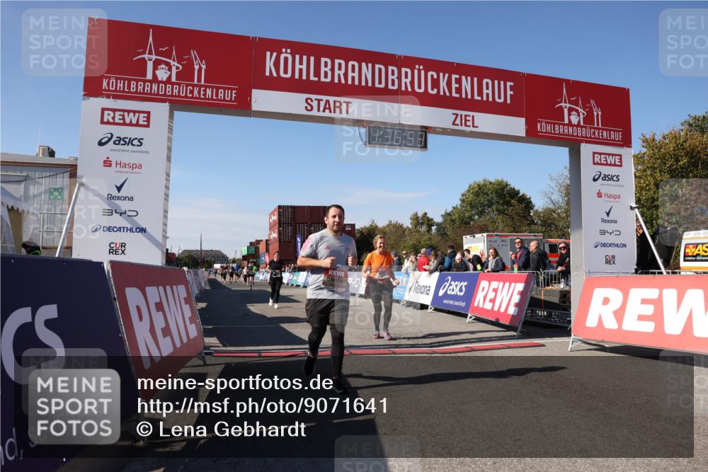 03.10.2025 - Köhlbrandbrückenlauf Lena Gebhardt http://msf.ph/oto/9071641 03.10.2025 13:36:54 Ziel 4974, 5287, 5313, 5808 meine-sportfotos.de