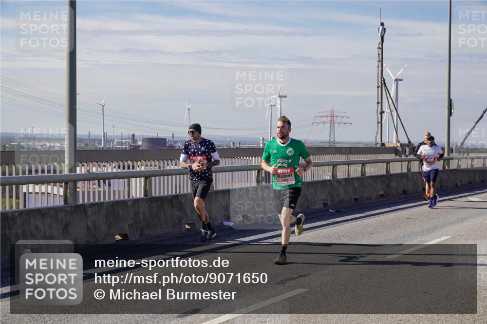 03.10.2025 - Köhlbrandbrückenlauf Michael Burmester http://msf.ph/oto/9071650 03.10.2025 12:36:40 Position 2  meine-sportfotos.de