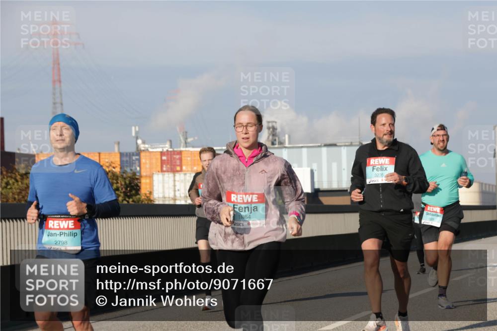 03.10.2025 - Köhlbrandbrückenlauf Jannik Wohlers http://msf.ph/oto/9071667 03.10.2025 09:49:48 Position 3 2798, 1864, 3235, 1326 meine-sportfotos.de