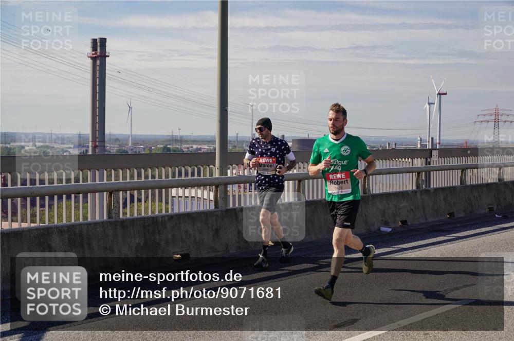 03.10.2025 - Köhlbrandbrückenlauf Michael Burmester http://msf.ph/oto/9071681 03.10.2025 12:36:41 Position 2 6489 meine-sportfotos.de