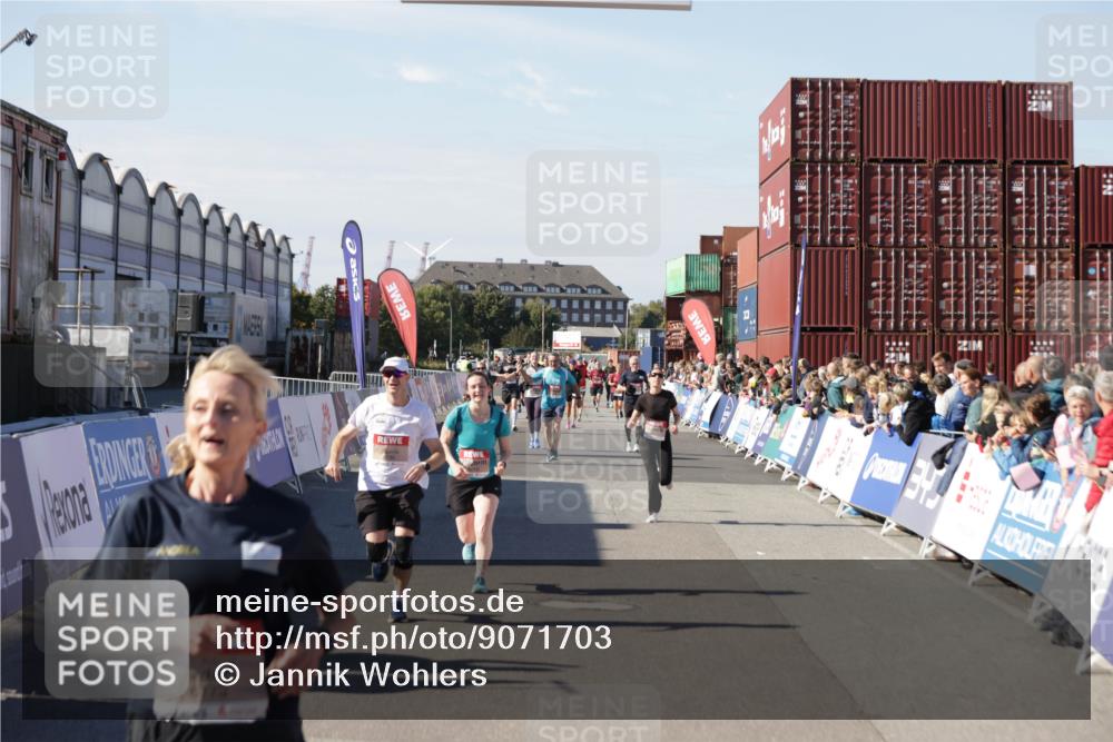 03.10.2025 - Köhlbrandbrückenlauf Jannik Wohlers http://msf.ph/oto/9071703 03.10.2025 13:15:18 Ziel 4090, 4610, 5186, 5771, 6189, 6249, 6252, 6370, 6591, 6773, 6790 meine-sportfotos.de