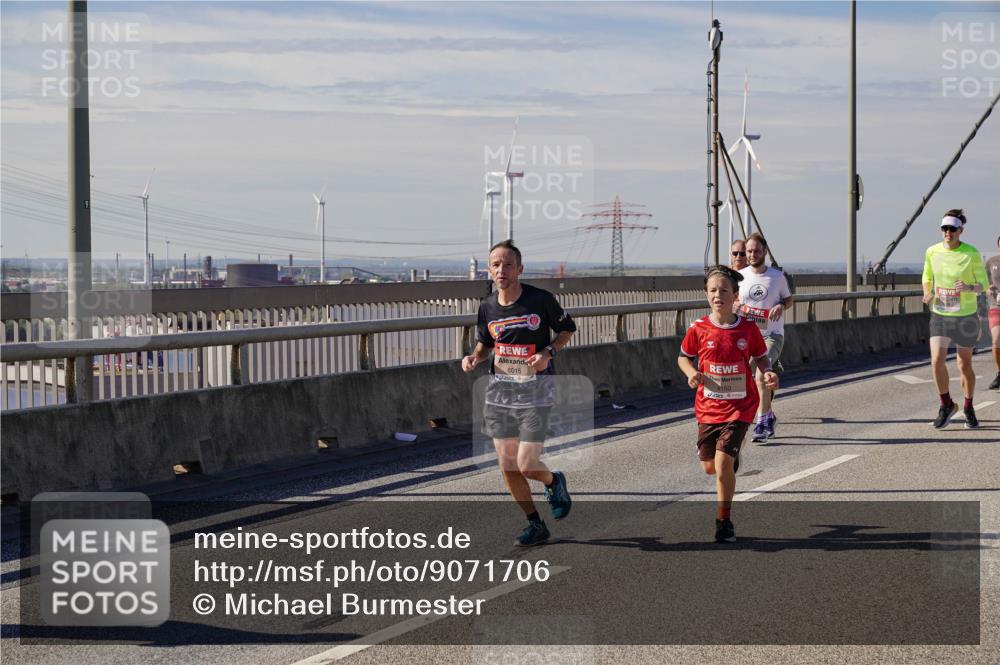 03.10.2025 - Köhlbrandbrückenlauf Michael Burmester http://msf.ph/oto/9071706 03.10.2025 12:36:45 Position 2 6015 meine-sportfotos.de