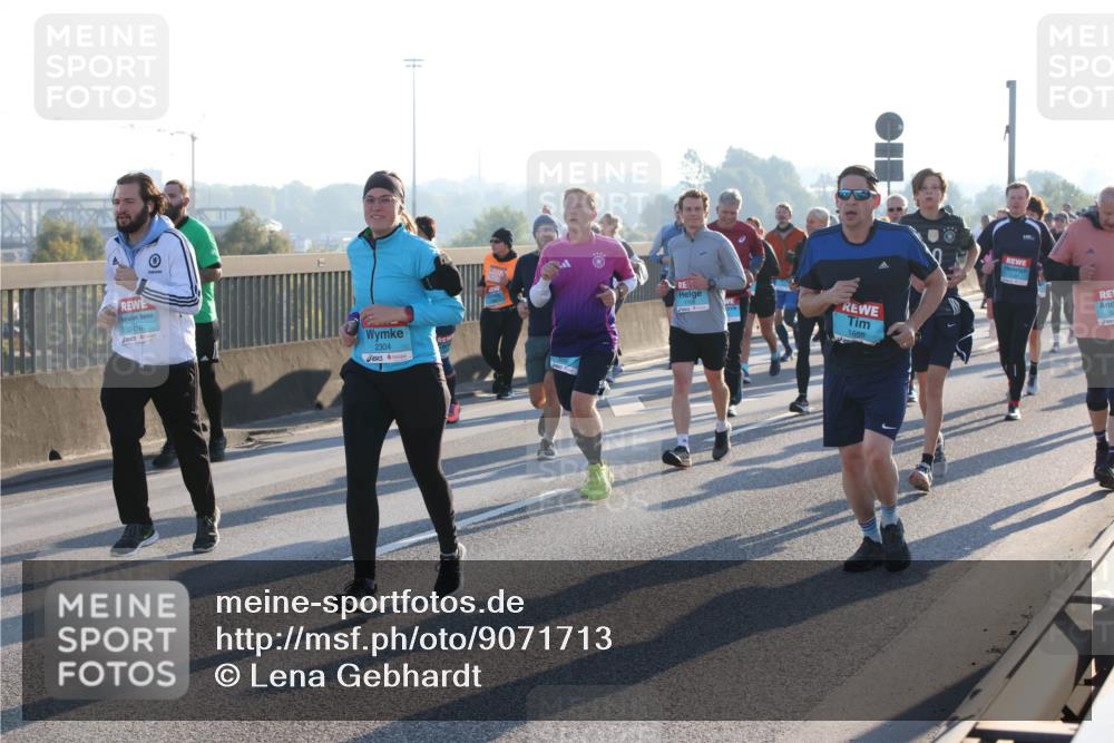 03.10.2025 - Köhlbrandbrückenlauf Lena Gebhardt http://msf.ph/oto/9071713 03.10.2025 09:24:41 Position 1 2476, 2304, 1655 meine-sportfotos.de