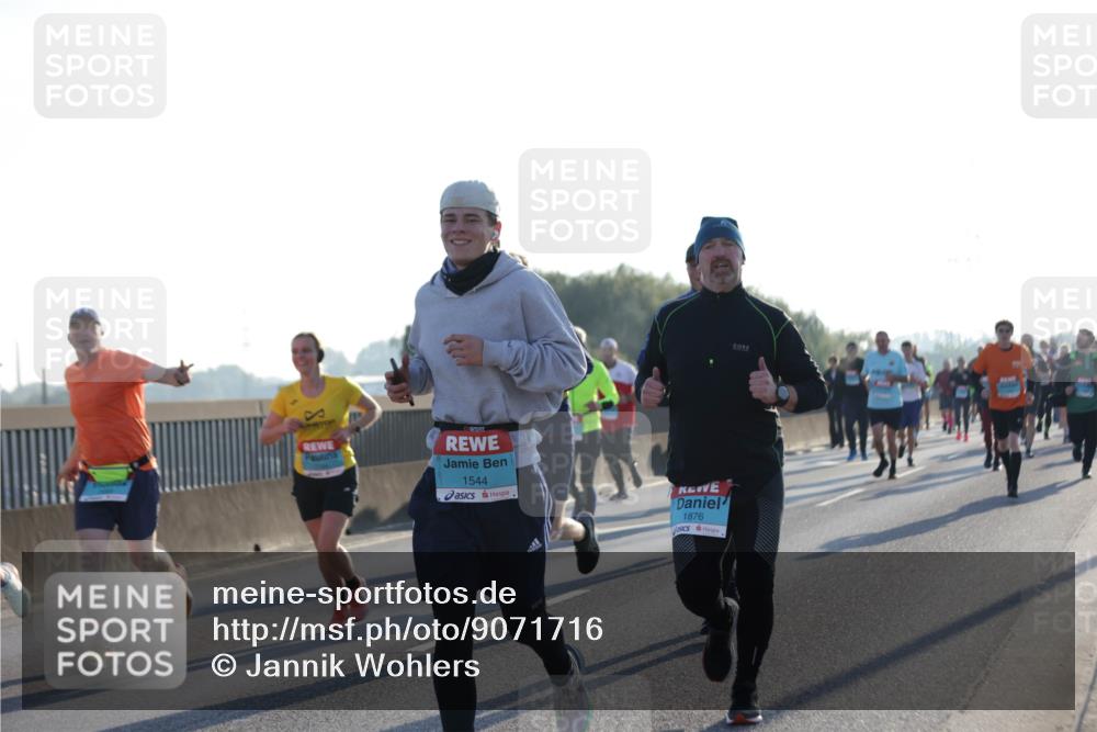 03.10.2025 - Köhlbrandbrückenlauf Jannik Wohlers http://msf.ph/oto/9071716 03.10.2025 09:17:56 Position 3 1544, 1876 meine-sportfotos.de
