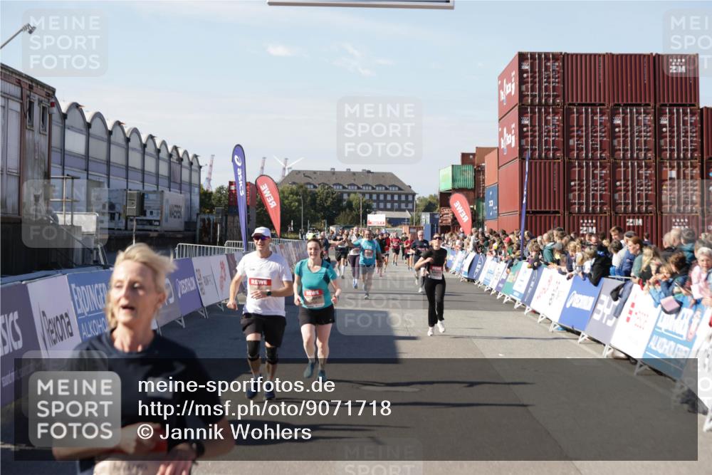 03.10.2025 - Köhlbrandbrückenlauf Jannik Wohlers http://msf.ph/oto/9071718 03.10.2025 13:15:19 Ziel 4610, 5186, 5771, 6249, 6252, 6370, 6591, 6773, 6790 meine-sportfotos.de