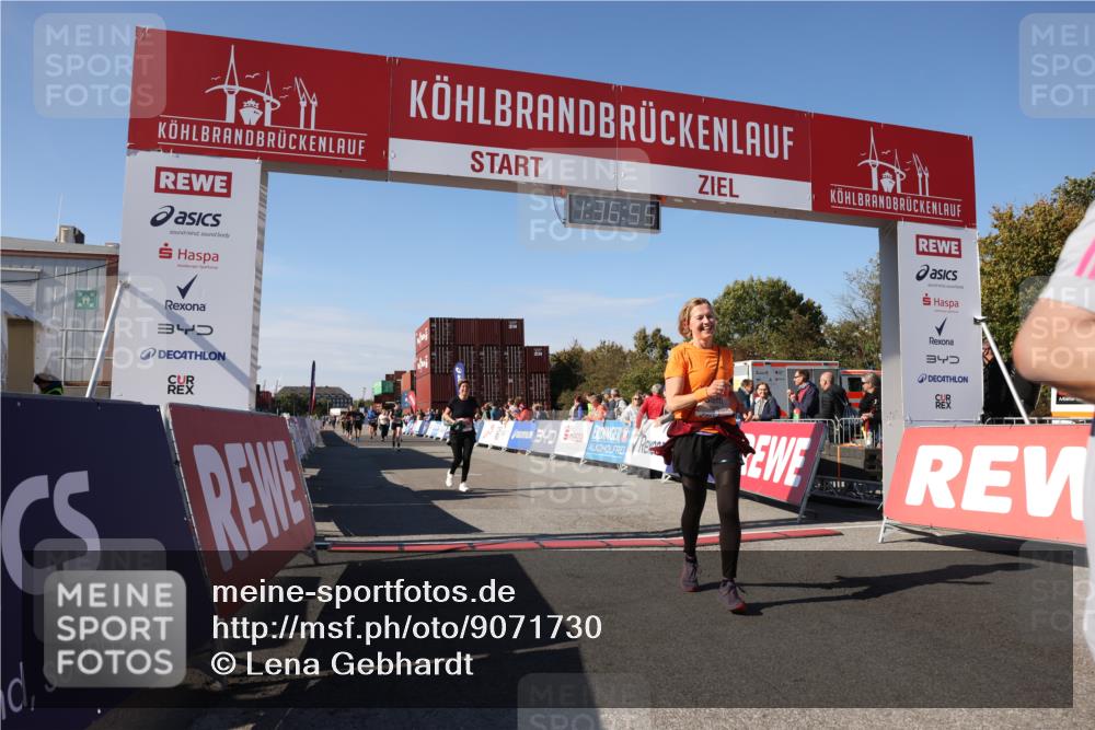 03.10.2025 - Köhlbrandbrückenlauf Lena Gebhardt http://msf.ph/oto/9071730 03.10.2025 13:36:55 Ziel 4974, 5287, 5313, 5592, 5808 meine-sportfotos.de