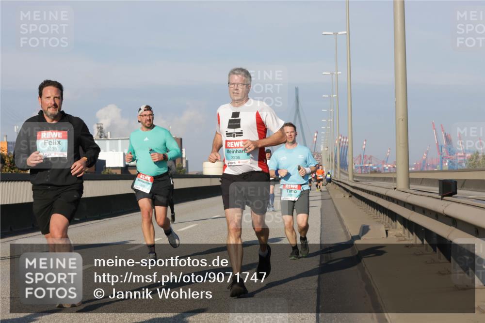 03.10.2025 - Köhlbrandbrückenlauf Jannik Wohlers http://msf.ph/oto/9071747 03.10.2025 09:49:50 Position 3 3235, 1326, 3236, 2732 meine-sportfotos.de