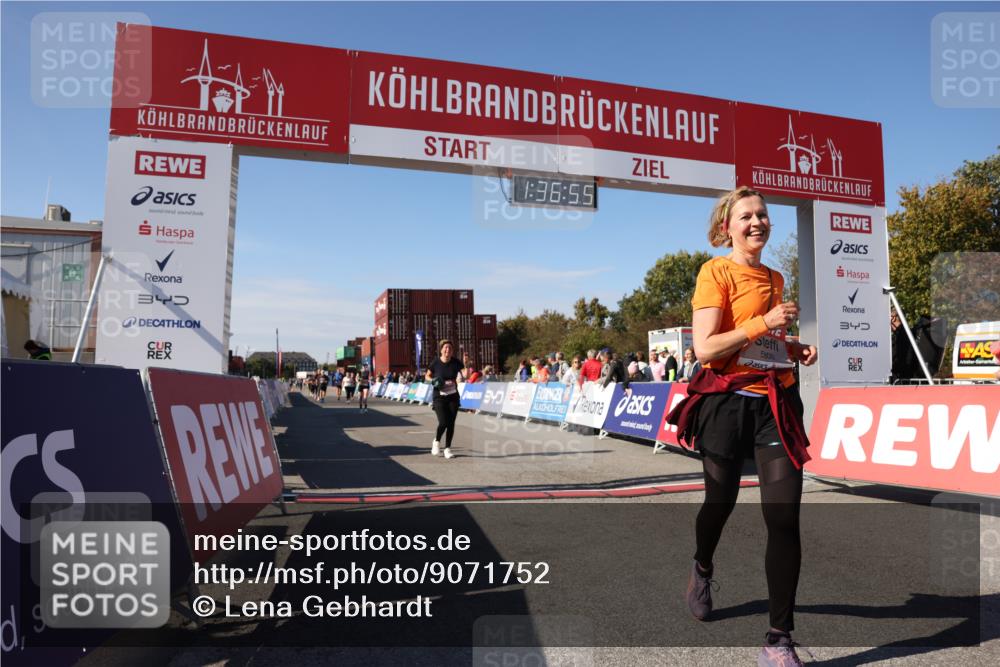 03.10.2025 - Köhlbrandbrückenlauf Lena Gebhardt http://msf.ph/oto/9071752 03.10.2025 13:36:56 Ziel 4974, 5287, 5313, 5592, 5808 meine-sportfotos.de