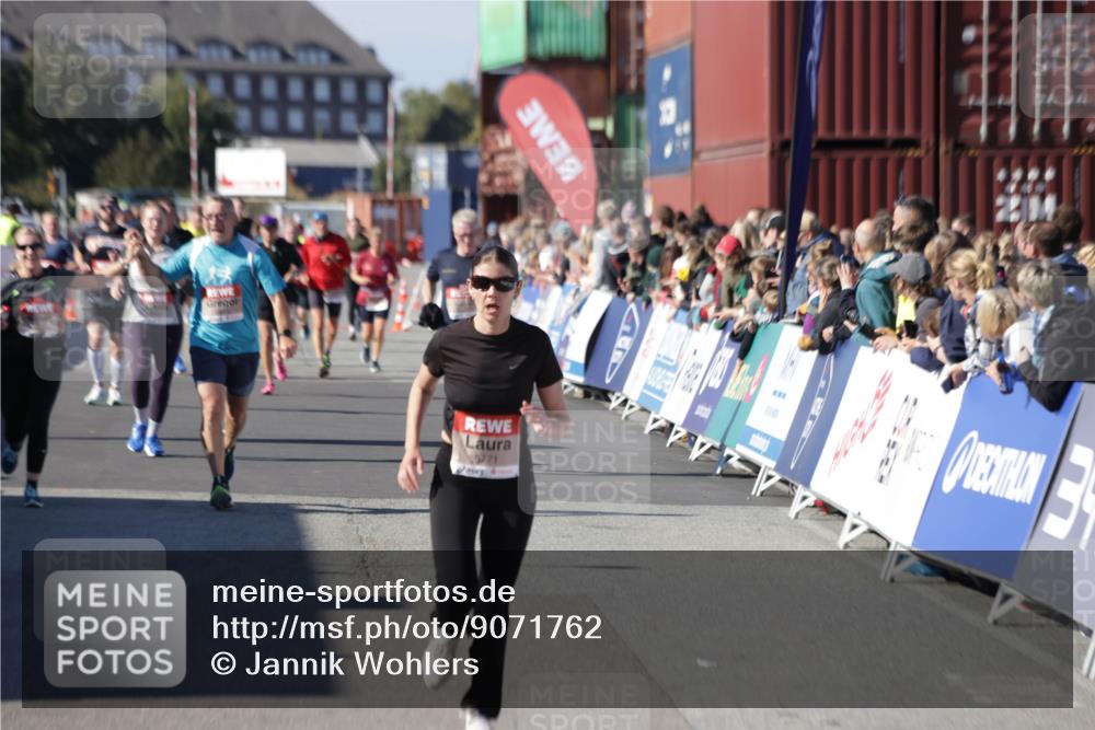 03.10.2025 - Köhlbrandbrückenlauf Jannik Wohlers http://msf.ph/oto/9071762 03.10.2025 13:15:20 Ziel 4031, 4610, 5186, 5771, 6370, 6535, 6591, 6773, 6790 meine-sportfotos.de