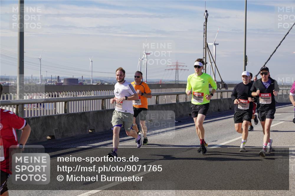 03.10.2025 - Köhlbrandbrückenlauf Michael Burmester http://msf.ph/oto/9071765 03.10.2025 12:36:47 Position 2 6519 meine-sportfotos.de