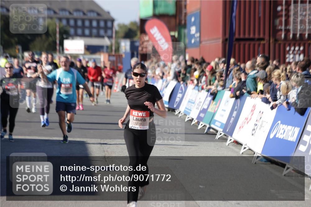 03.10.2025 - Köhlbrandbrückenlauf Jannik Wohlers http://msf.ph/oto/9071772 03.10.2025 13:15:20 Ziel 4031, 4610, 5186, 5771, 6370, 6535, 6591, 6773, 6790 meine-sportfotos.de