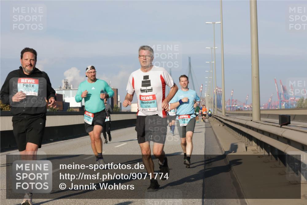 03.10.2025 - Köhlbrandbrückenlauf Jannik Wohlers http://msf.ph/oto/9071774 03.10.2025 09:49:50 Position 3 3235, 3236 meine-sportfotos.de
